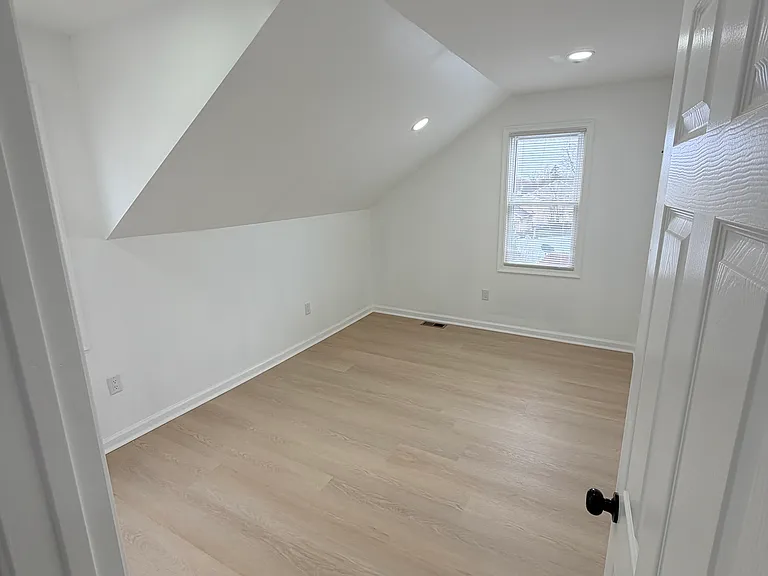 2702 Lancaster Ave — Photo 17
