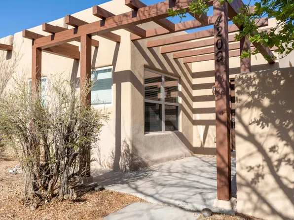 4209 Vuelta Colorada, Santa Fe, NM 87507