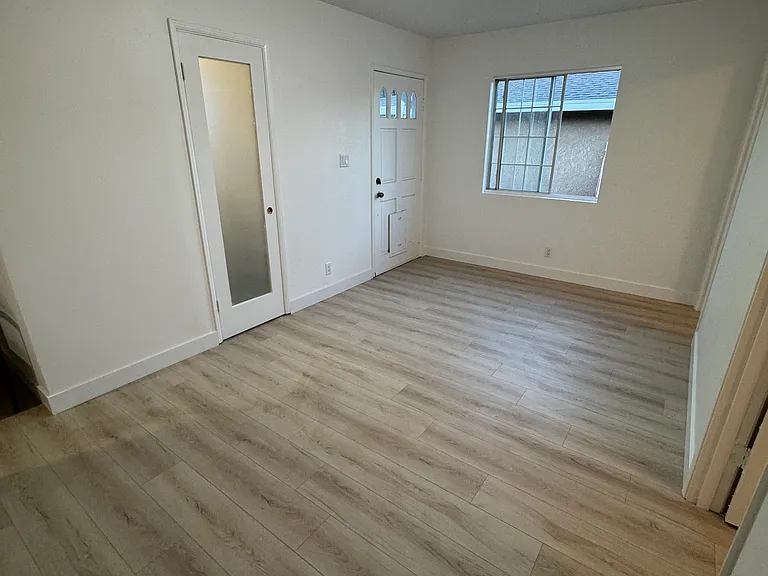 528 N Placentia Ave — Photo 31