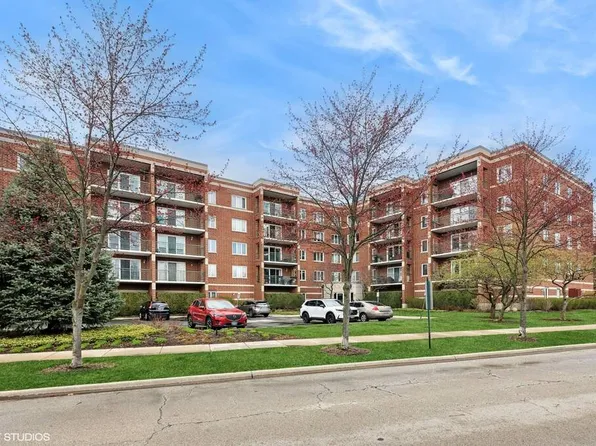 5255 N Riversedge Ter APT 405, Chicago, IL 60630