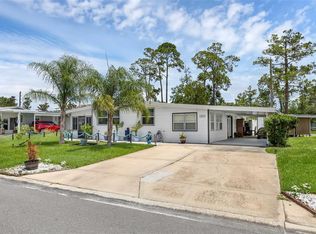 1025 S Capella Dr, Tavares, FL 32778