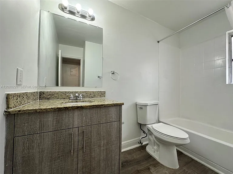 2910 Pierce St #209 — Photo 8