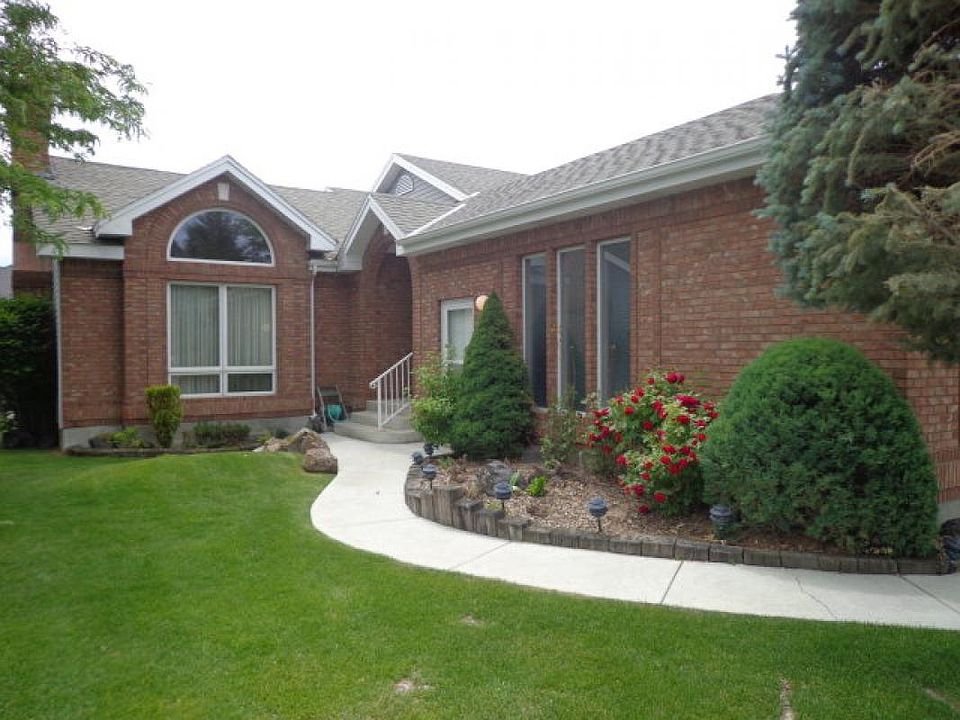 1st image of 3493 Sun Cir