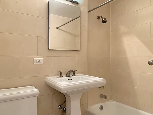 Rented by Stonehenge NYC LLC | media 10