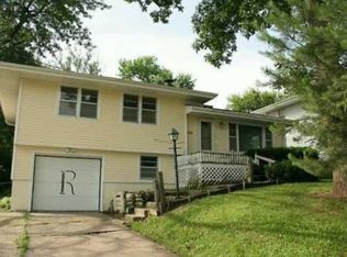 2410 Welbeck Rd, Des Moines, IA 50310