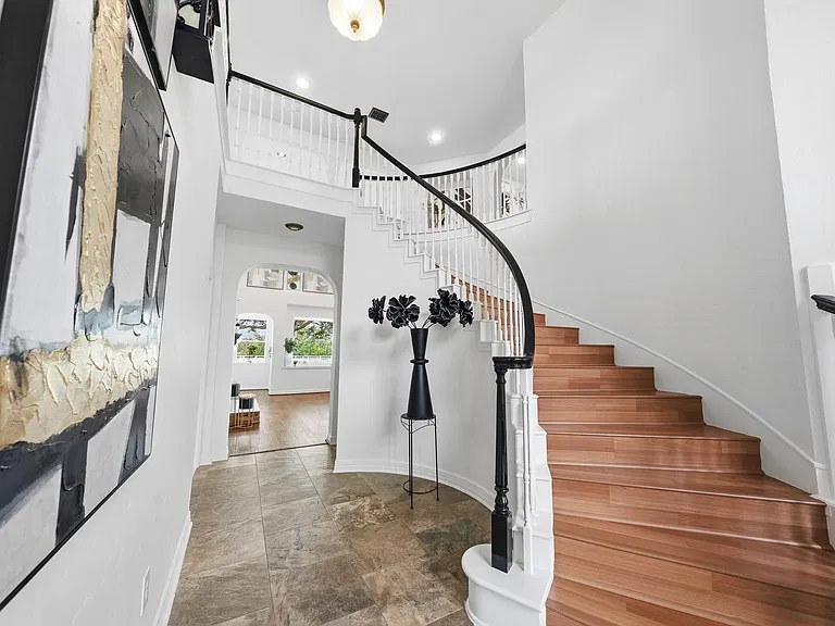 7211 Savannah Glen Ln W — Photo 10