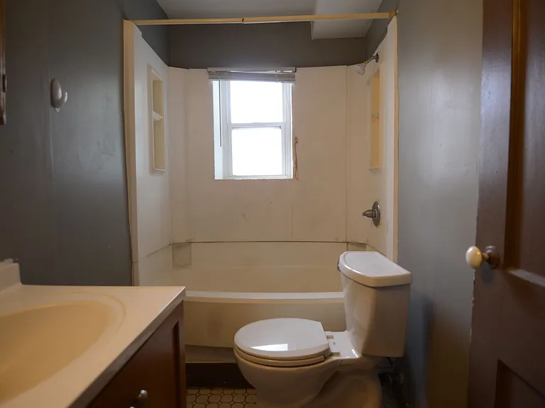 2532 Highland Ave — Photo 8