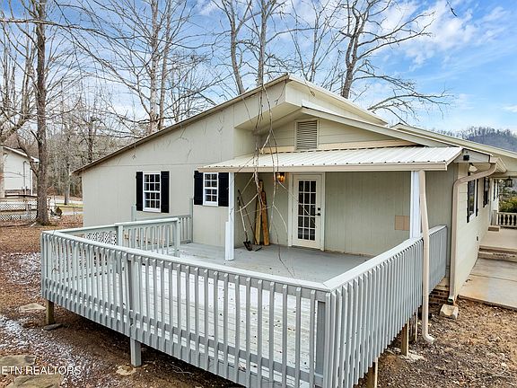 3rd image of 2214 Colony Dr