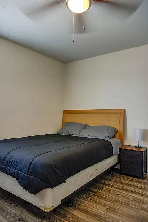 4 bed, 1.0 bath, 700 sqft, $953 — Photo 4