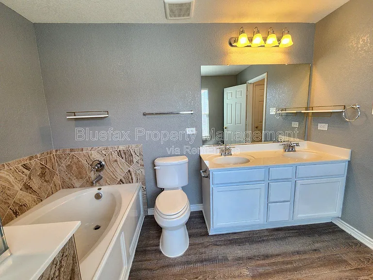 15214 Ohare Lndg — Photo 18