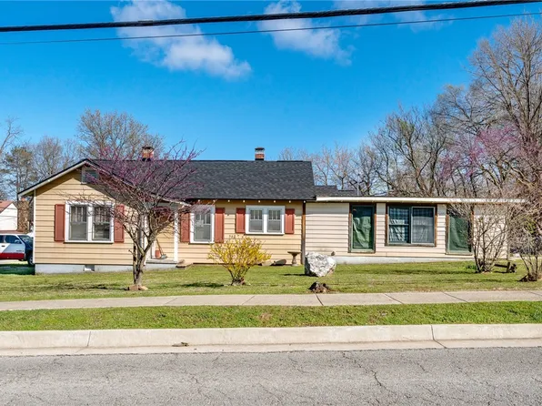 302 E College Ave, Berryville, AR 72616