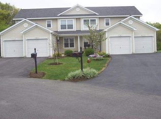 33 Jordan Point Dr, Troy, NY 12180