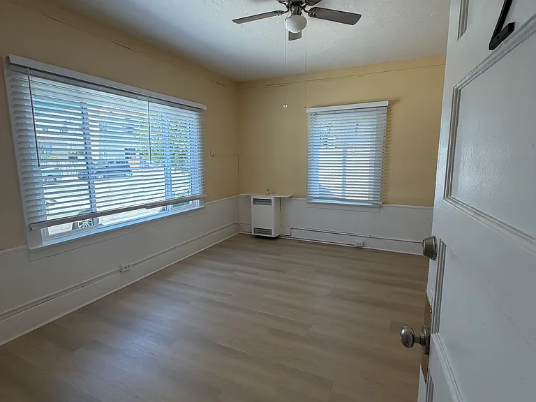 1938 S Grand Ave #12 — Photo 5