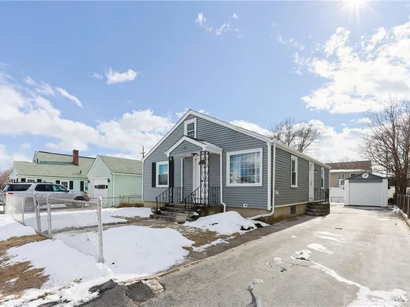 39 Yale Ave, Pawtucket, RI 02860