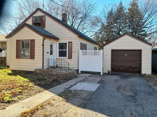 712 Kenwood St, Alexandria, MN 56308