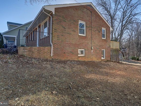 4th image of 302 Harris Rd