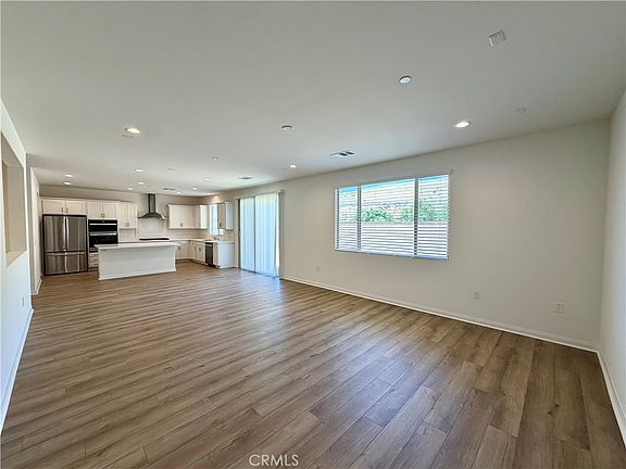 5th image of 21624 Thomas Ct