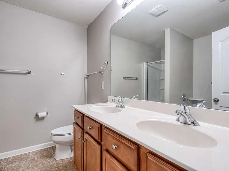 326 Azalea Dr — Photo 4