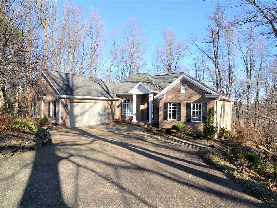 1st image of 3 Hilltop Dr