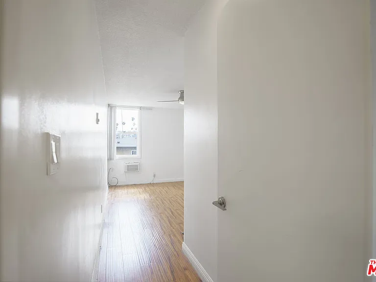 425 S Kenmore Ave #311 — Photo 14