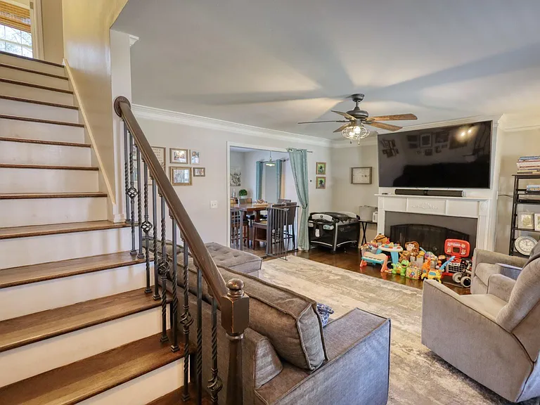 Trammel Dr — Photo 9