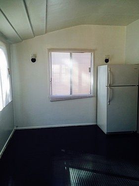 4th image of 2837 W 42nd St