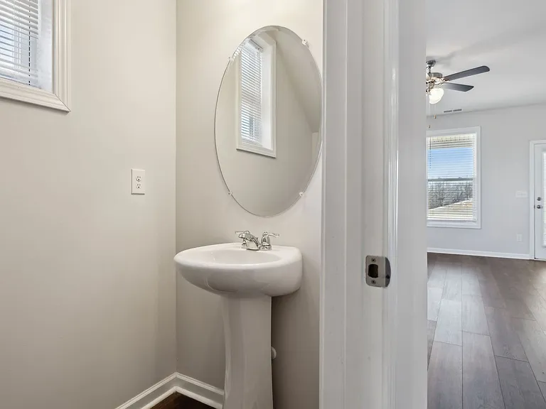 1222 Westlawn Blvd — Photo 11
