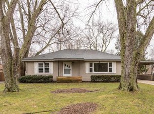 556 Cayuga Rd, Benton Harbor, MI 49022