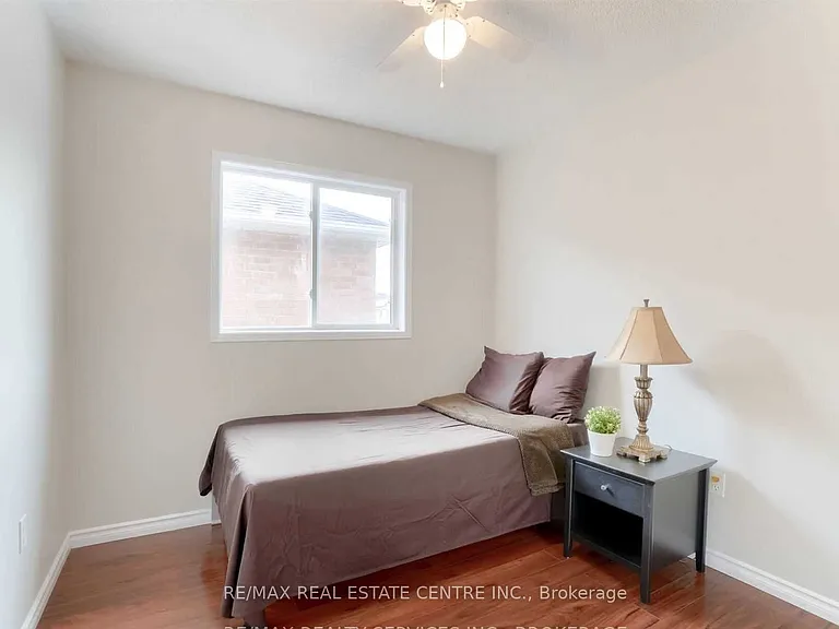 92 Lake Louise Dr #UPPER — Photo 15