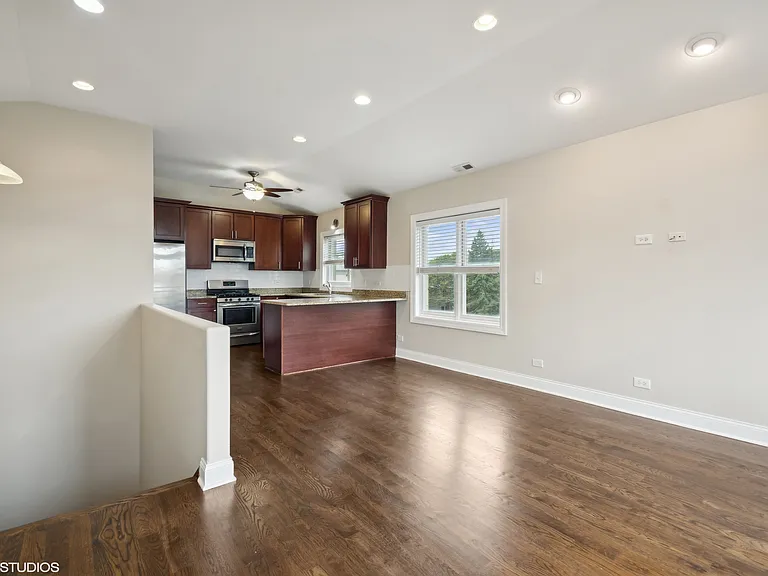 3519 W Medill Ave #3 — Photo 9