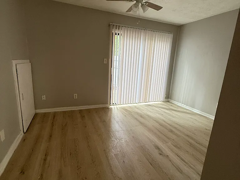 904 Pine Oak Trl — Photo 26