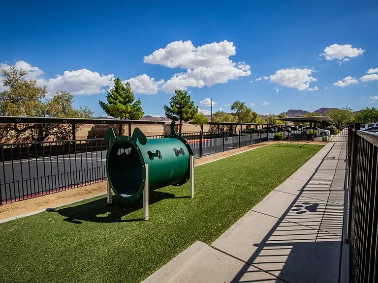 Colton Apartments — Photo 26