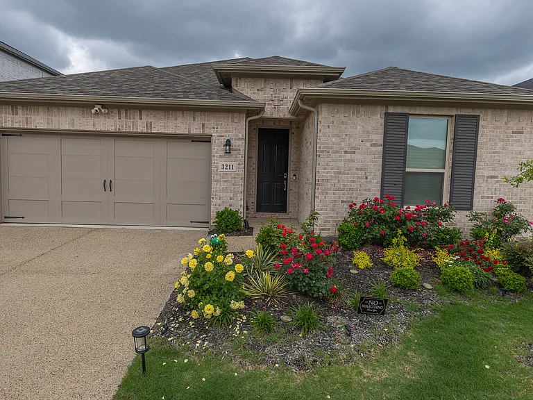 3211 Ashlar Ct — Photo 2