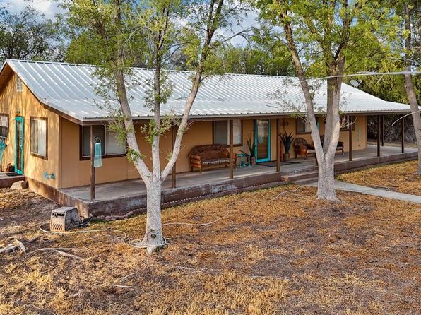 203 N 8th St E, Marathon, TX 79842