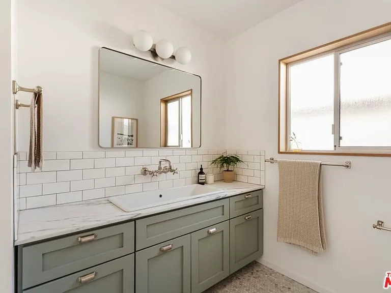 10879 Hillhaven Ave — Photo 18