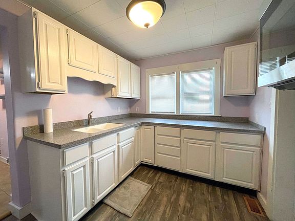 4th image of 1402 E 5th Ave