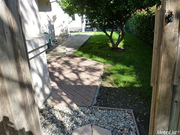 4th image of 8060 Kingsdale Way