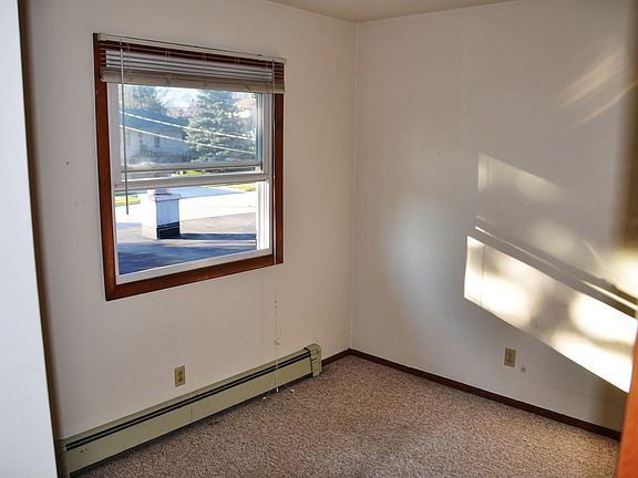 4th image of 915 E Main St #900-05