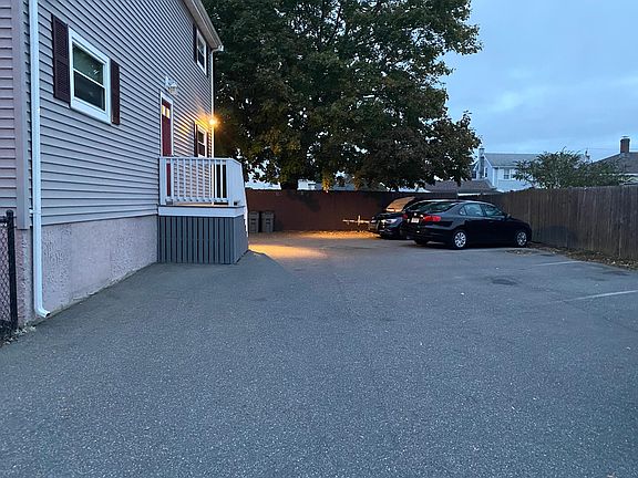 3rd image of 1155 Sea St