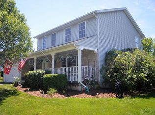 727 Cottonwood Cir, Genoa, IL 60135