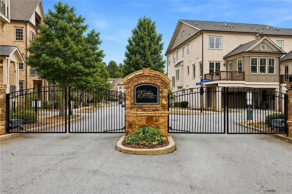 3 bed, 3.5 bath, 3202 sqft, $4,500 — Photo 4