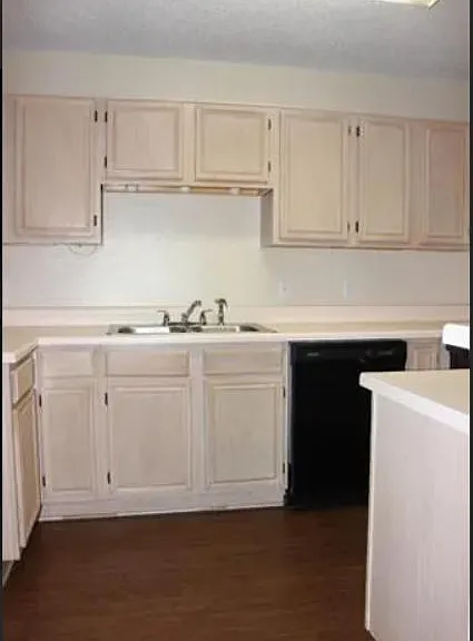 532 Majestic Park Ln — Photo 5
