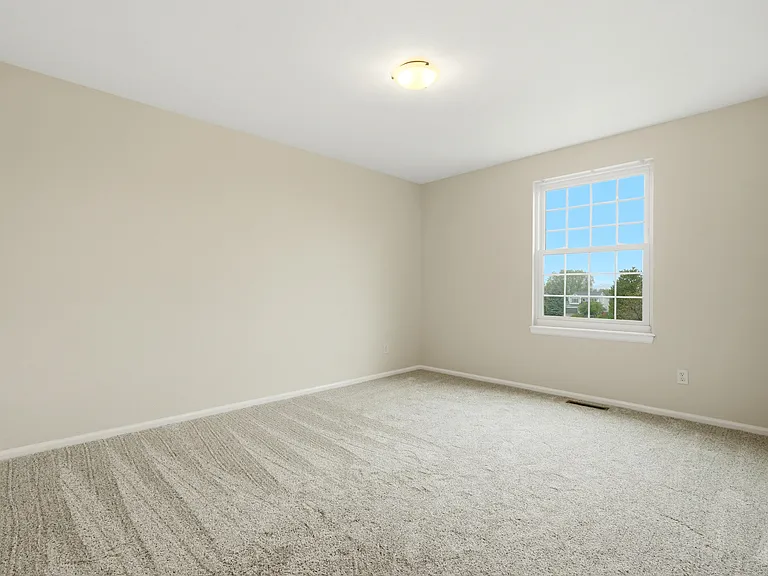 204 Corby Pl — Photo 37