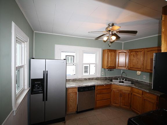 4th image of 519 E Irving Ave