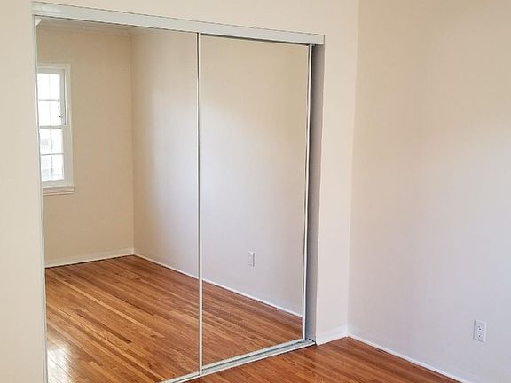 5th image of 466 N Sierra Bonita Ave
