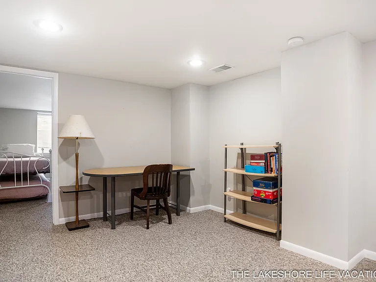 429 S Lakeshore Dr — Photo 16