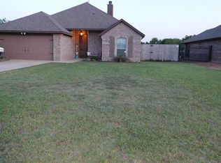 421 Lens St, Eastland, TX 76448