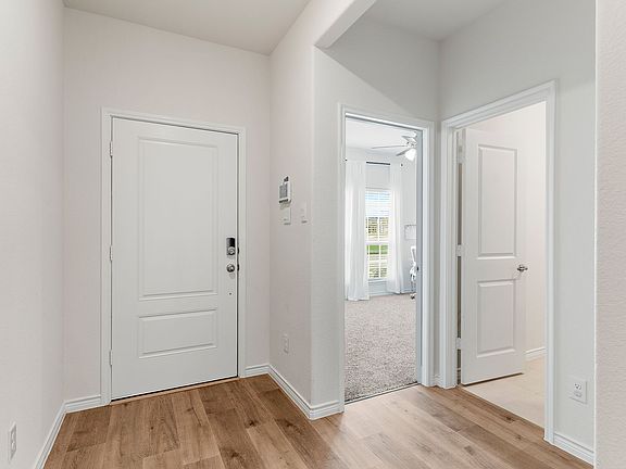 2nd image of 3030 Moccasin Ln