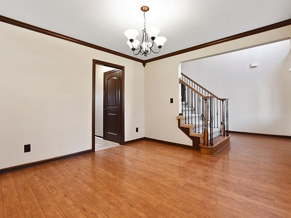 5th image of 1240 Chinook Cir