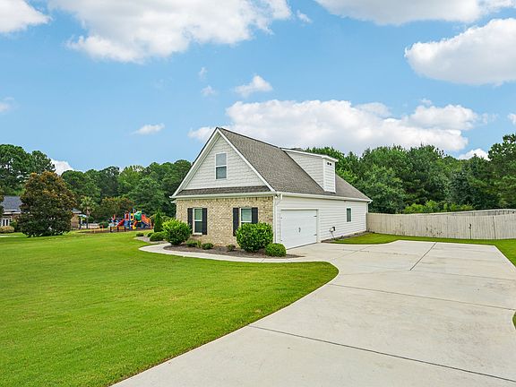 5th image of 1121 Birchwood Dr